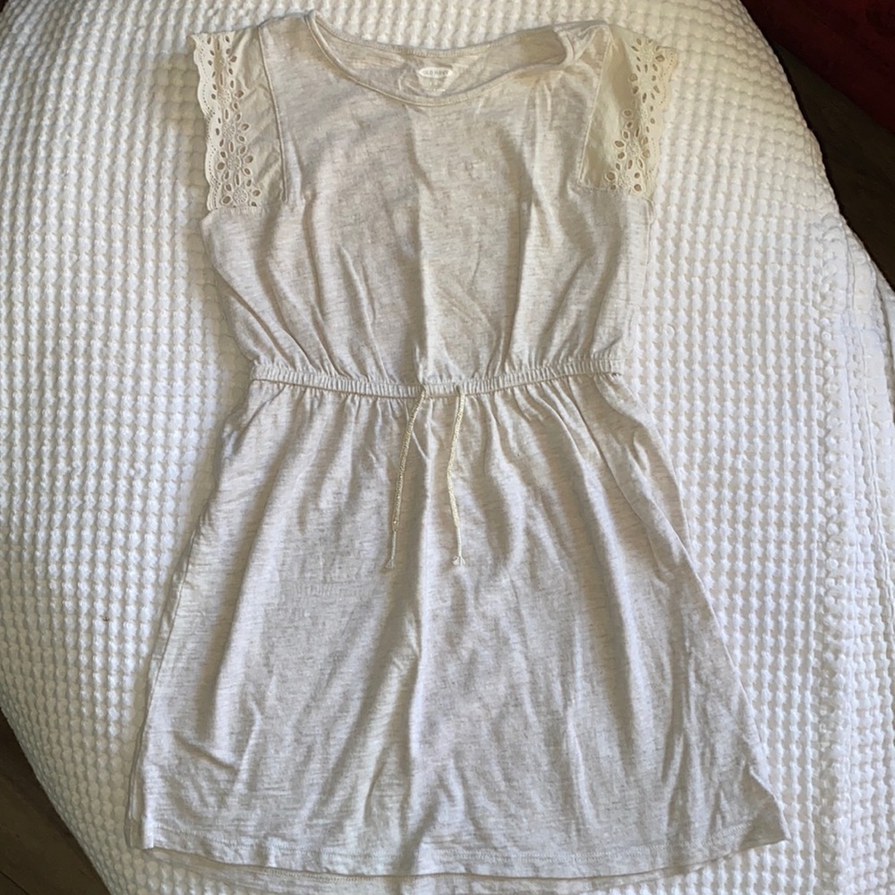 Old navy cream colored sleeveless dress
